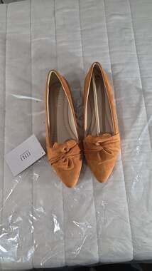 MUSSHOE Women's Pointed Toe Bowknot Ballet Flats Shoes in Tan Suede